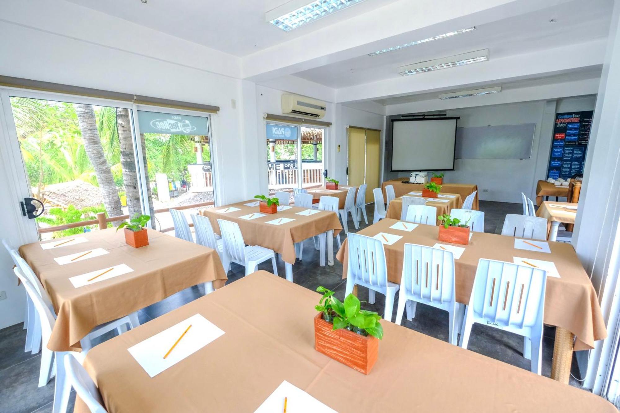 Malapascua Exotic Island Dive Resort Daanbantayan Exterior photo